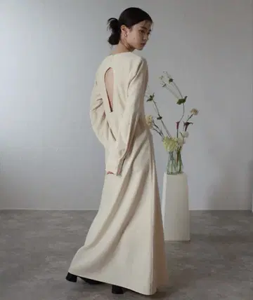 ENC back open long sleeve one-piece