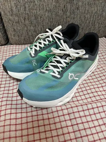 새상품급 On Cloudstratus 스니커즈 28.5