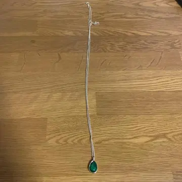 에메랄드 그린 목걸이