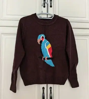 앵무새 자수 니트 스웨터 버건디