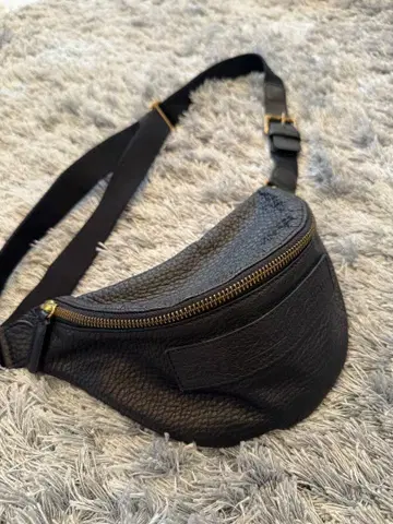 Felisi 가죽 바디백 패니팩 블랙