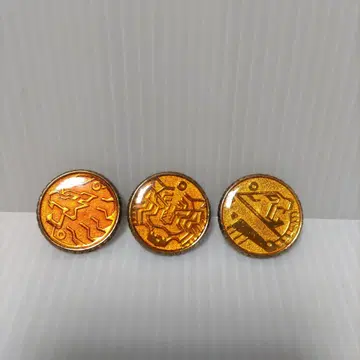 가면라이더 오즈, 라토라타 핀 배지 3개 세트