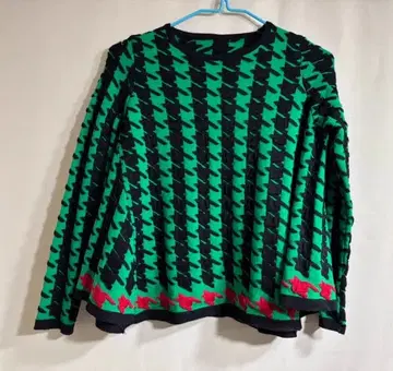 하운드 투스 패턴 긴팔 니트