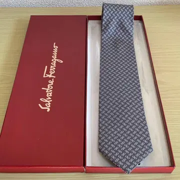 살바토레 페라가모 넥타이