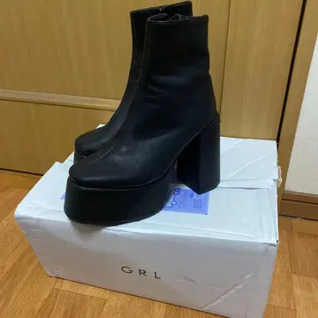 GRL 블랙 하이힐 부츠