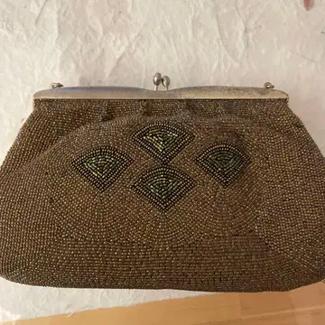 비즈 장식 클러치백 브라운 계열