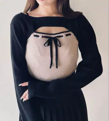 NOMAE oneway 바이컬러 리본 숏 레이어드 니트