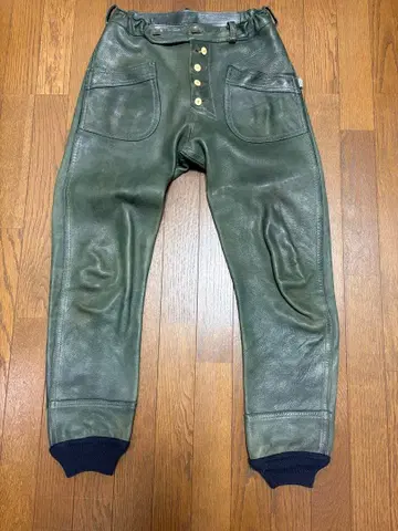 차팔 CHAPAL 올리브 그린 가죽 팬츠