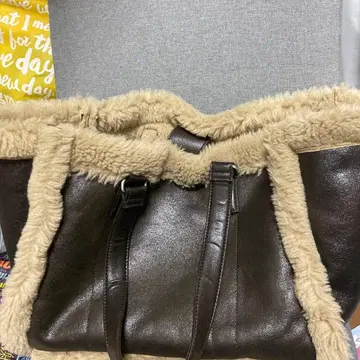 ZARA 브라운 토트백 무스탕 복슬복슬