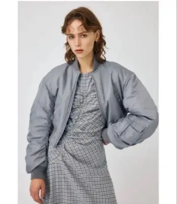 MOUSSY 볼륨 크롭 MA-1 자켓