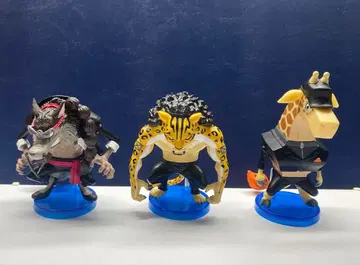 와이코레 월드 컬렉터블 피규어