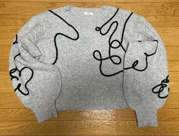 그레이 긴팔 니트 블랙라인 아트