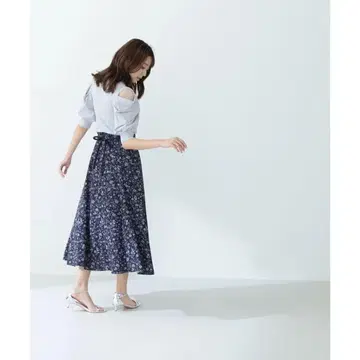 NATURAL BEAUTY BASIC 리본 스커트