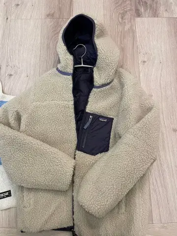 [ 파타고니아 ] 키즈 리버서블 레이디 프레디 후디