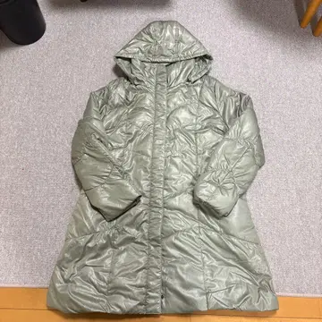 올리브 그린 후드 부착 롱 다운 자켓