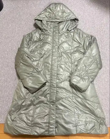 올리브 그린 후드 부착 롱 다운 자켓