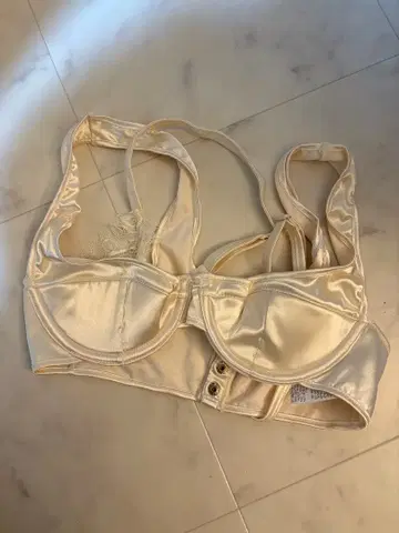 아이보리 새틴 뷔스티에