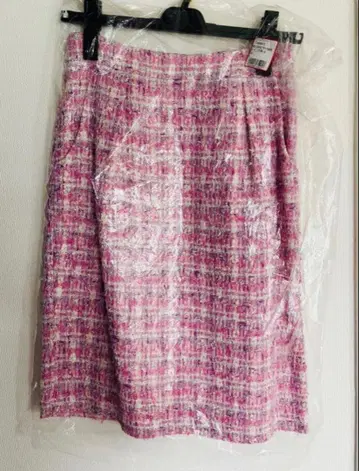 [택 포함 새상품] 미슈마슈 핑크 계열 트위드 타이트 스커트 무릎 기장