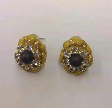 ROPE 골드 플라워 디자인 귀걸이