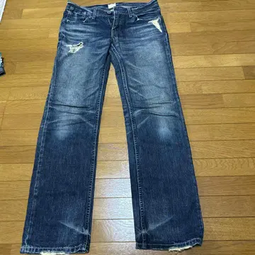 Levi's 데미지 가공 스트레이트 청바지