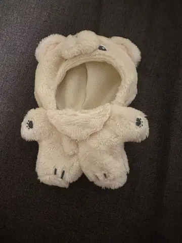 이츠누이 시로쿠마 의상