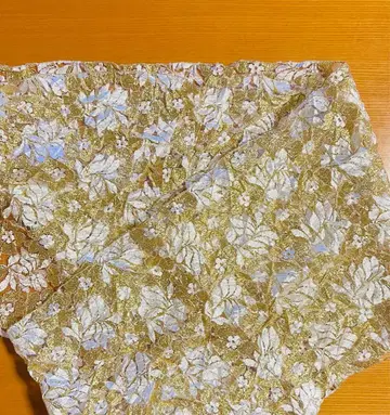 화이트 x 골드 꽃무늬 레이스 주름 가공 오비 장식 천 후리소데용