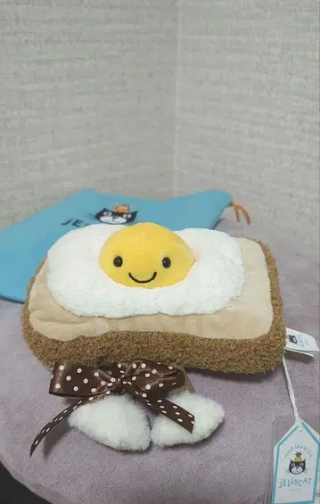 신상 새상품 토스트 빵 Egg On Toast