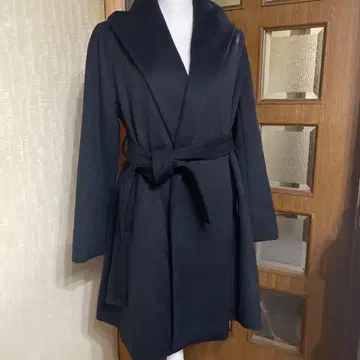 컴시즘 네이비 울 혼방 로브 코트