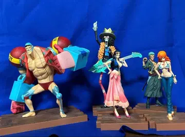 밀짚모자 일당 GRANDLINE 시리즈 신세계 의상 피규어 세트