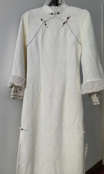 화이트 롱 원피스 긴팔