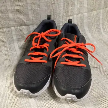 Reebok 그레이/오렌지 끈 신발