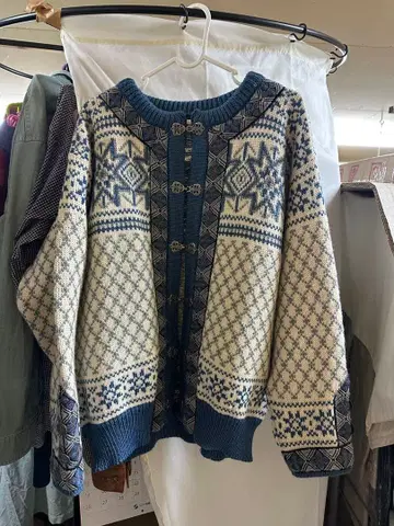 DALE of Norway 노르딕 무늬 스웨터