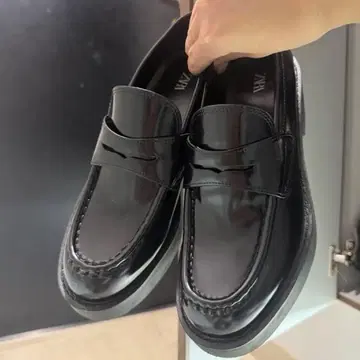 ZARA 블랙 로퍼 38