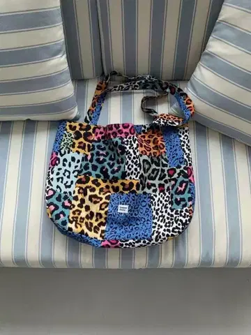 컬러풀 레오파드 무늬 토트백