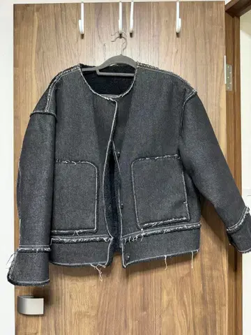 KBF 무스탕 코트 블랙 아우터