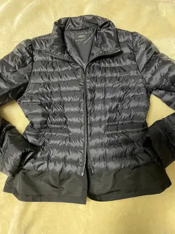 미텐테 프릴 플레어 다운 자켓 블랙 M