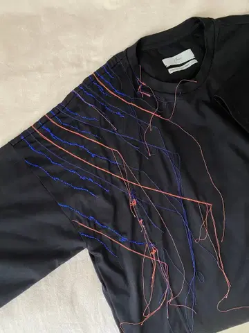 amachi. casanova 별주 Ray T-shirt 자수 셔츠