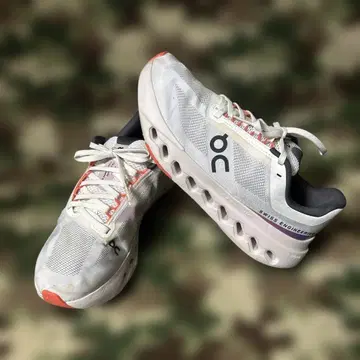 on RUNNING CLOUDSURFER NEXT 여성용 25cm