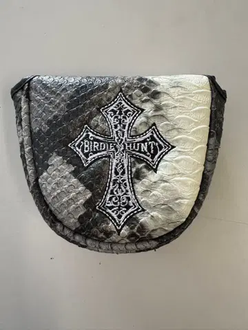 퍼터용 헤드커버 스네이크 스킨풍 크로스 스컬 디자인 버디헌트