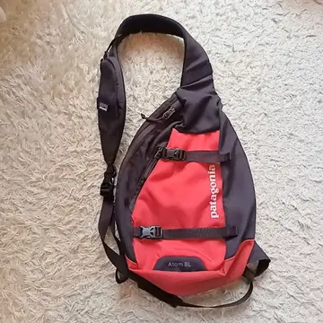 patagonia Atom 8L 숄더백 빨간색/블랙
