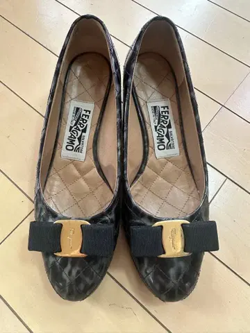 Ferragamo 블랙 에나멜 가죽 퀼팅 펌프스 레오파드