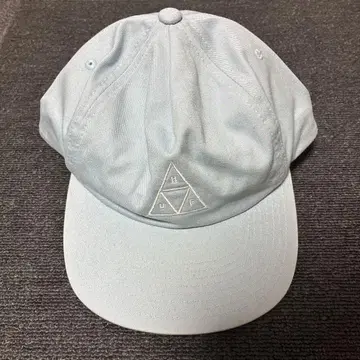 스카이블루 자수 삼각형 로고 캡