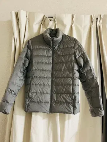 UNIQLO ULTRA LIGHT DOWN M 그레이