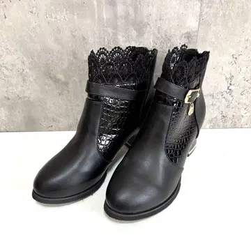 새상품급 [ FASHION ] 숏부츠 블랙 벨트 디자인 청키힐