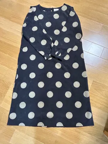 하트마켓 네이비 베이지 도트 무늬 긴팔 원피스