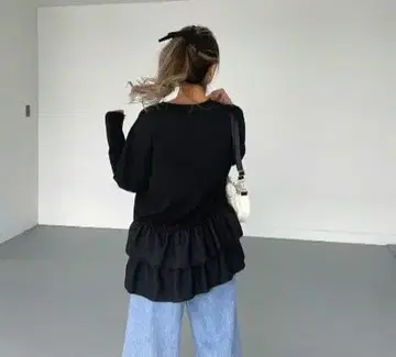 백 프릴 탑스 CHERI