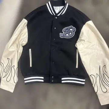 한국 바시티 자켓 소매 플레어