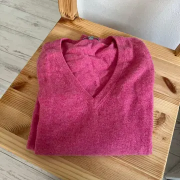 캐시미어 핑크 V넥 긴팔 니트 스웨터