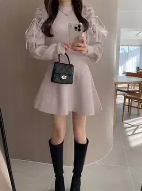 튤 숄더 퍼 플레어 니트 미니 원피스