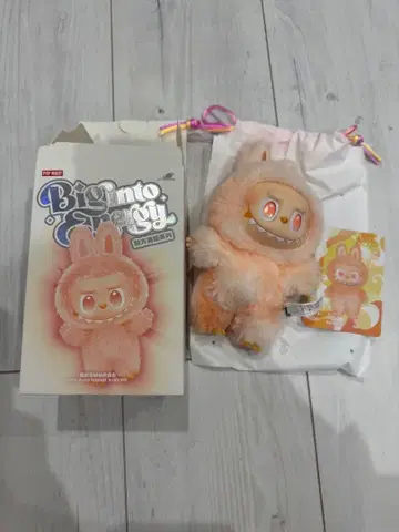 POP MART Big into Energy 라브브